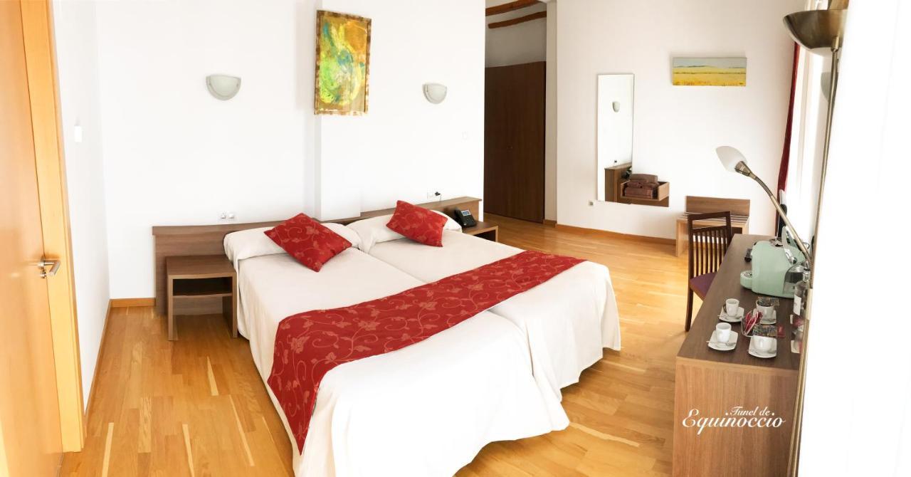 Hotel Baron Andilla Valdealgorfa Kültér fotó